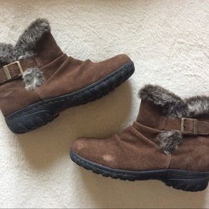 Water repellent winter boots